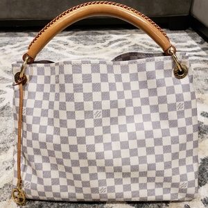 Louis Vuitton Artsy MM